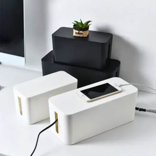 Boîte range-câbles et multiprise, design épuré