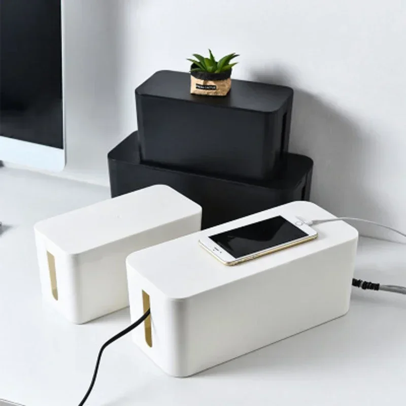 Boîte range-câbles et multiprise, design épuré