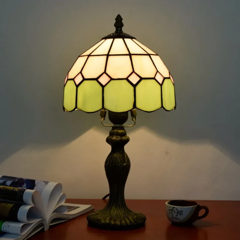 Lampe de table en vitrail style Tiffany, 10 motifs
