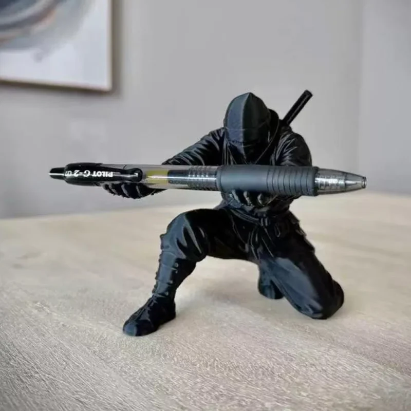 Porte-stylo figurine ninja ou chevalier – vue 4