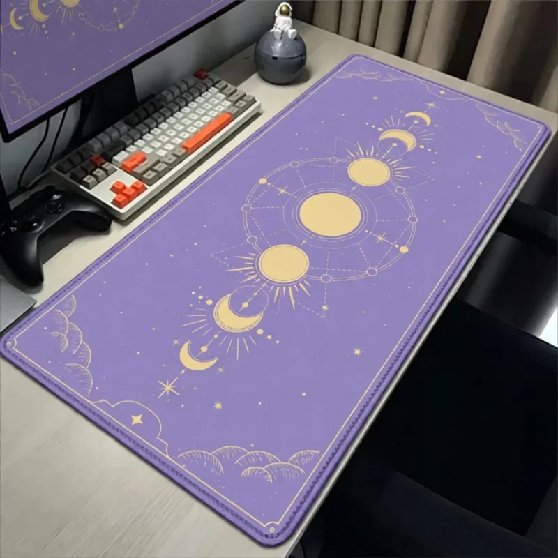 Sous-main phases de lune, style céleste – Lilas et or Sous-main phases de lune, style céleste – Lilas et or