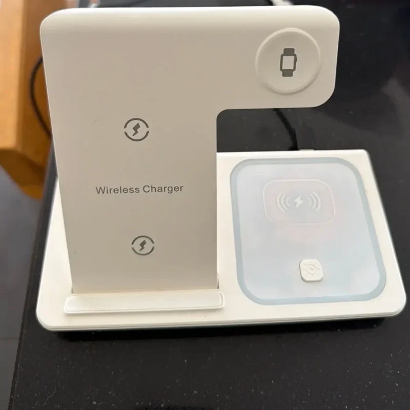 Station de charge sans fil 3 en 1 (téléphone, montre, écouteurs) – vue 6 Station de charge sans fil 3 en 1 (téléphone, montre, écouteurs) – vue 6